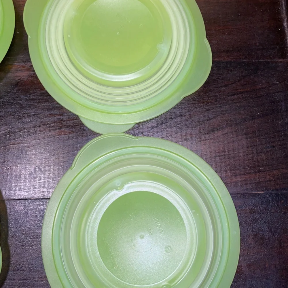 Set of 4 Green‎ Tupperware Flatout Expandable Bowls with Lids